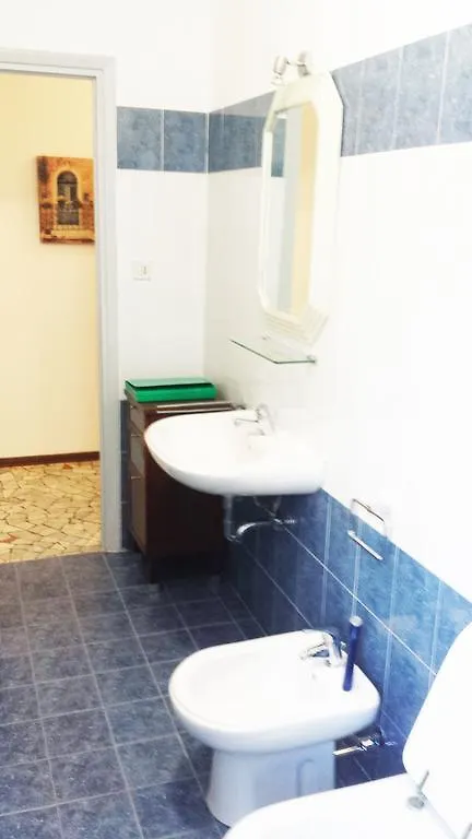 Edolo Apartment Milan 0*,